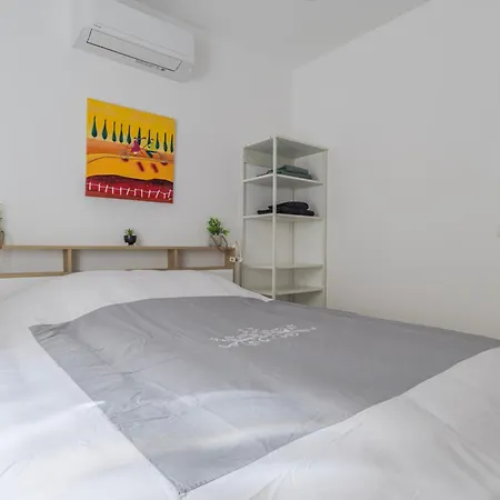 דירה Pres Des Etoiles - 4 Pers - Ideal Famille - Hypercentre אוברנאי