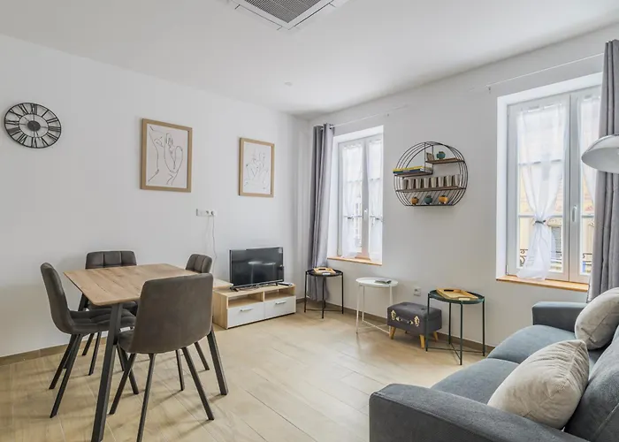Pres Des Etoiles - 4 Pers - Ideal Famille - Hypercentre דירה אוברנאי